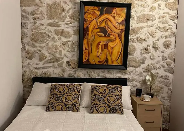 بيت للعطل Art House Pagoi Sleeps 6 Parking Near The