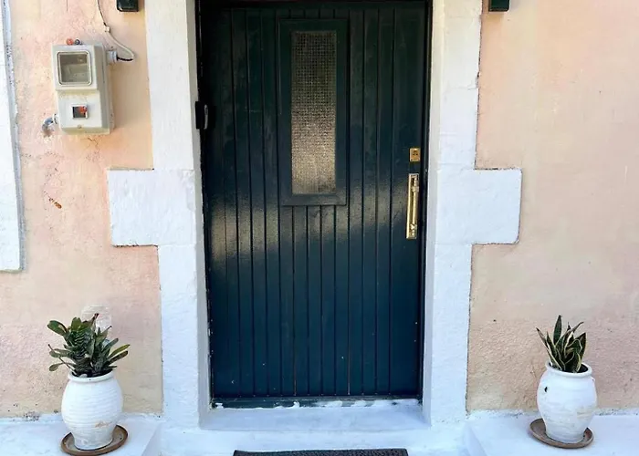 بيت للعطل Art House Pagoi Sleeps 6 Parking Near The