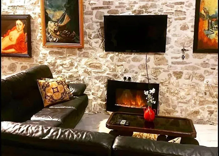 Art House Pagoi Sleeps 6 Parking Near The آغيوس غيوريوس باغون