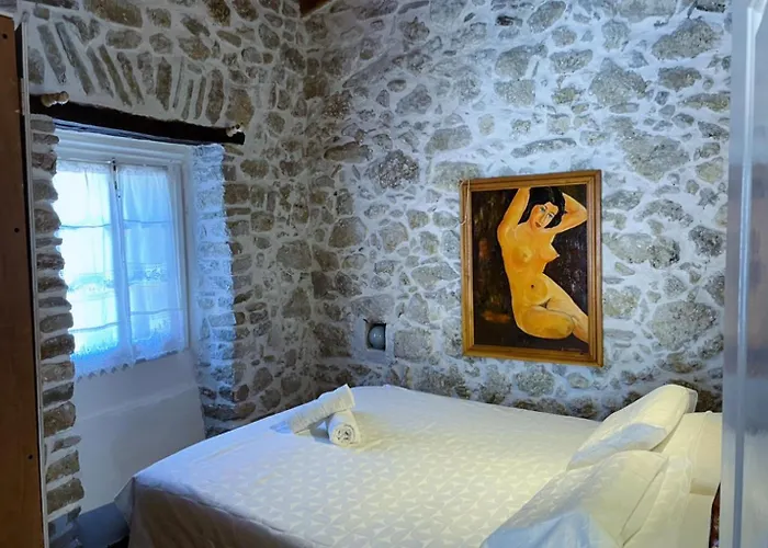 Art House Pagoi Sleeps 6 Parking Near The 別荘