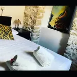 Art House Pagoi Sleeps 6 Parking Near The