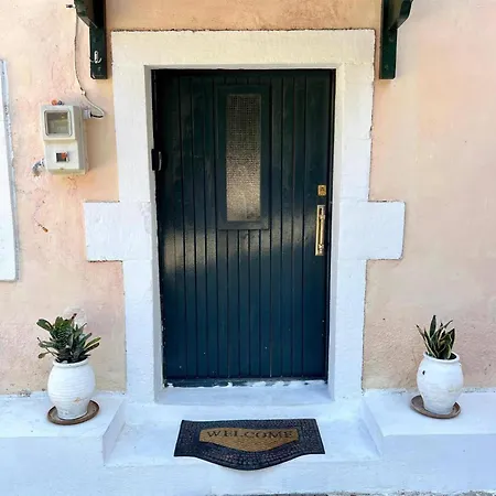 Дом отдыха Art House Pagoi Sleeps 6 Parking Near The