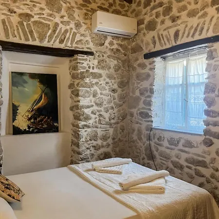 Art House Pagoi Sleeps 6 Parking Near The آغيوس غيوريوس باغون