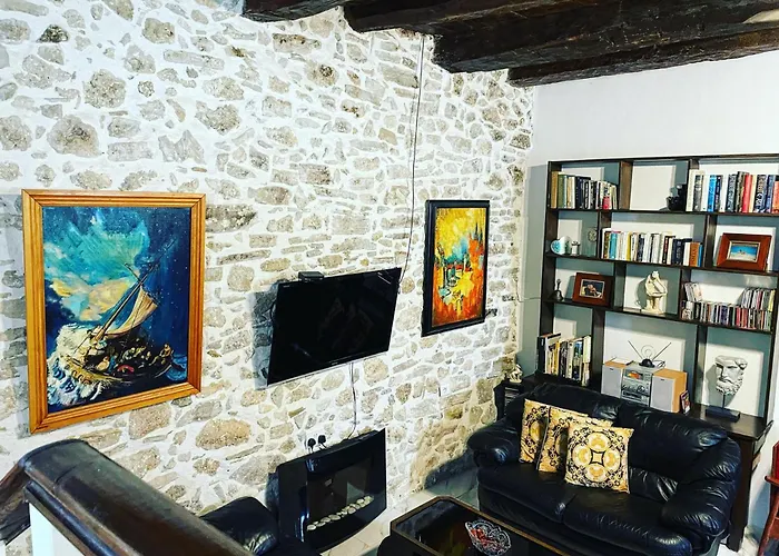 Art House Pagoi Sleeps 6 Parking Near The Prázdninový dům *