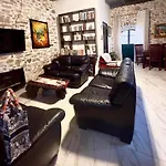 Prázdninový dům Art House Pagoi Sleeps 6 Parking Near The *
