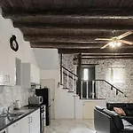 Art House Pagoi Sleeps 6 Parking Near The Prázdninový dům *